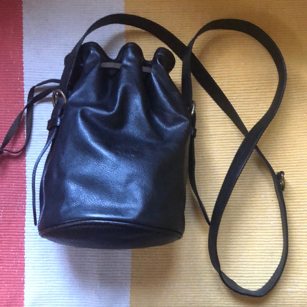 Il Bisonte 6.5” hobo bag. Black.